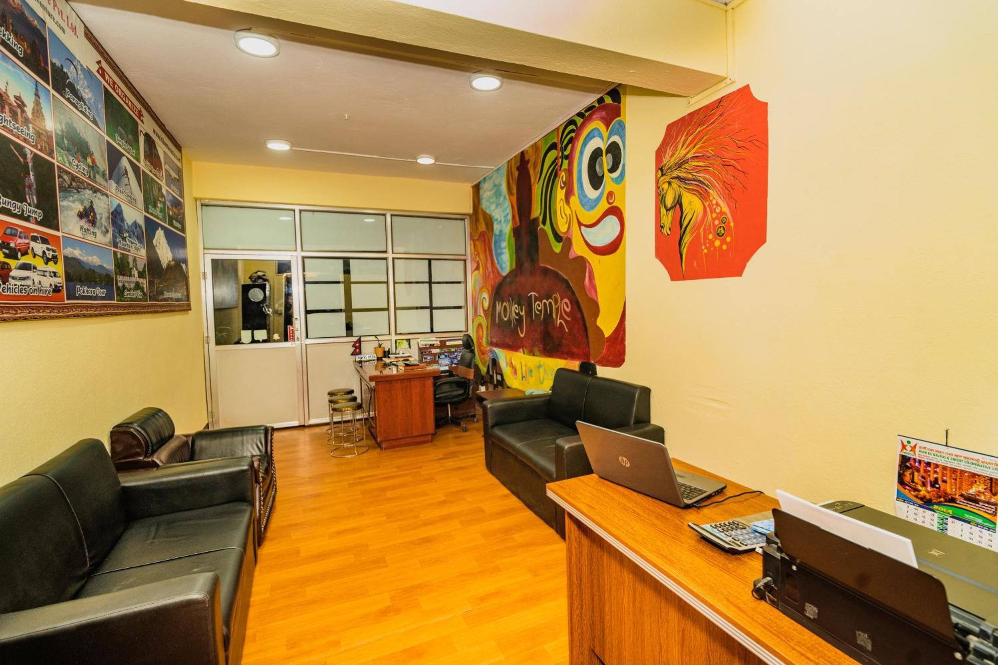 Rest Up Kathmandu Hostel Εξωτερικό φωτογραφία